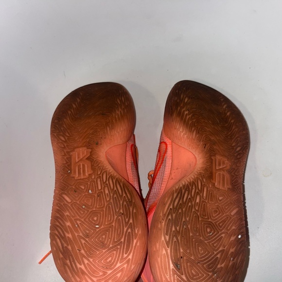 kyrie flytrap - Picture 5 of 5